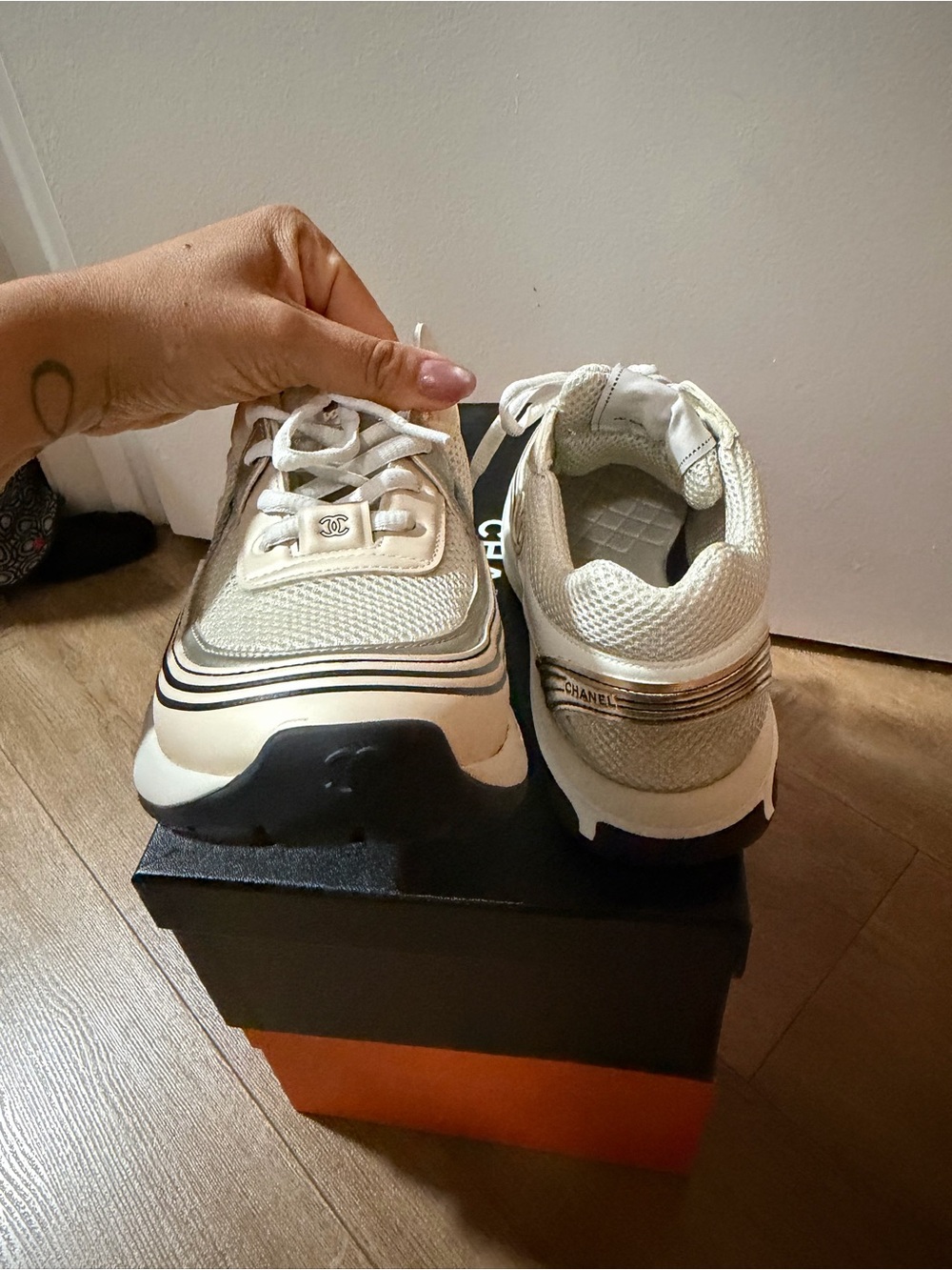 CHANEL White & Gold Wave-Trim Low-Top Sneakers - Picture 4 of 8